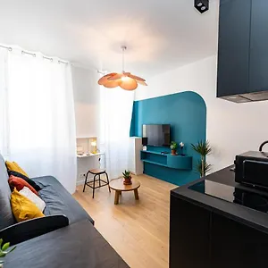 Noa : Joli Cosy Avec , Marsella Francia